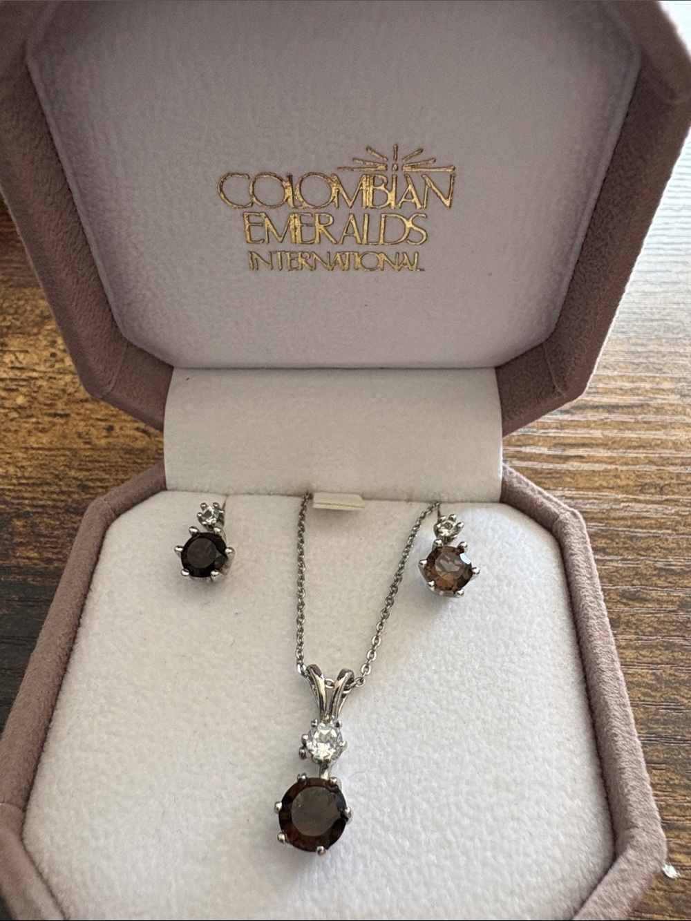 Colombian Emeralds Smoky Quartz and Clear Stone Pendant Necklace in Brown